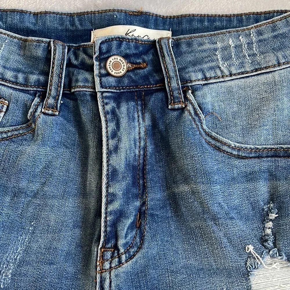 Kancan mid rise medium wash distressed five pocket size 5 size 26 jean shorts